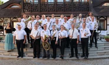Koncert dychového orchestra na Nádvorí Európy